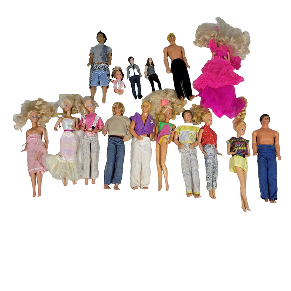 Vintage Barbie Dolls & More Toys Retro Brunette White Caucasian Doll Toy Clothes - Picture 1 of 12